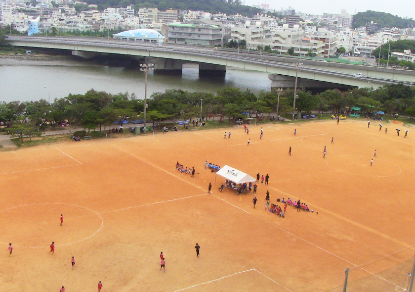 練習会場：漫湖公園多目的広場